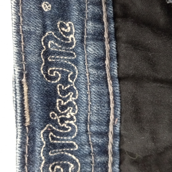 Miss Me Capri Jeans Back Flap Pockets Low Rise Embellished Medium Wash Size 26 - Picture 7 of 12